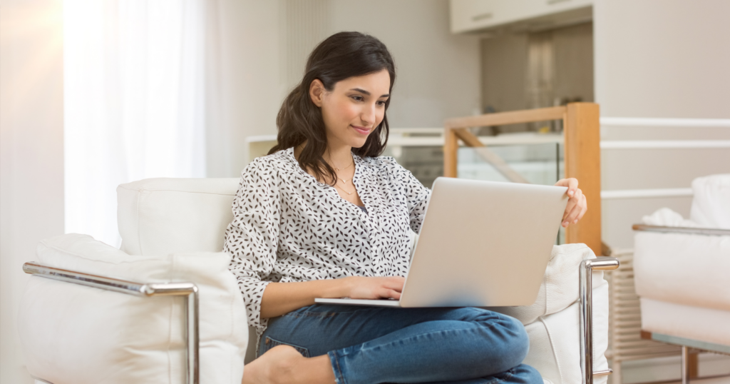 I replaced therapy with a group of strangers on Reddit. Here’s how they helped me more than I expected