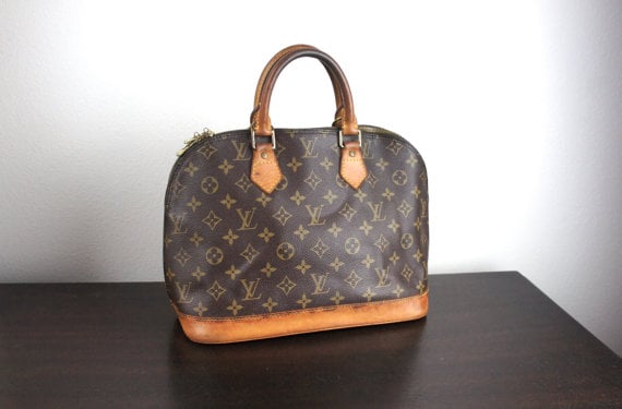 tell if your vintage Louis Vuitton bag is fake
