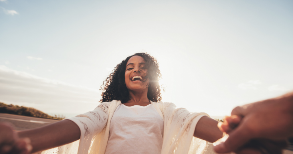 The people who light up a room without trying built these inner qualities quietly, over time — attractiveness had little to do with it