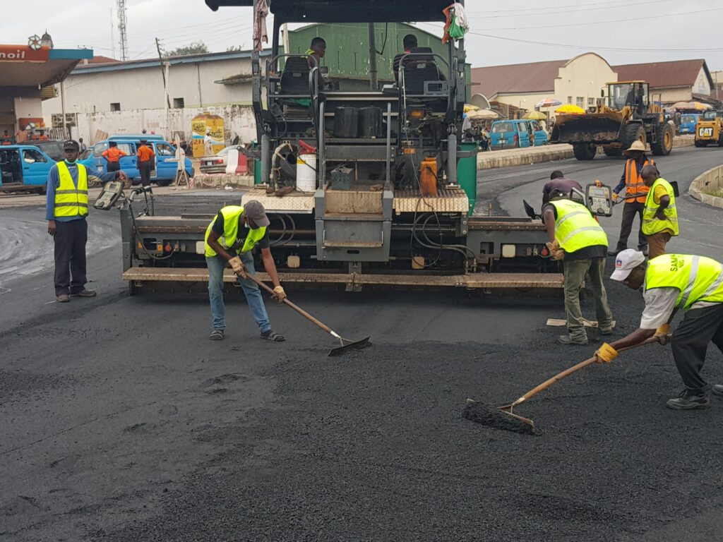 On Earth Day 2021 Dow and Shiny Meadow laid China’s first recycled-plastic asphalt road at ECUST in Shanghai; its 300 metres hold over 200 kg of plastic from 6,000-plus milk bottles and other wastes